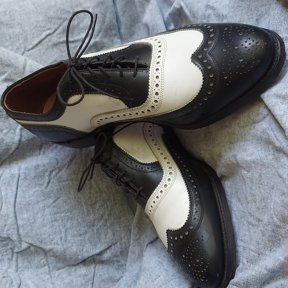 Allen Edmonds "Broadstreet" Oxford - Gently Worn - black & white leather
